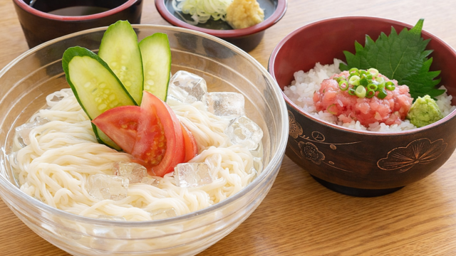 そうめんとネギトロ丼